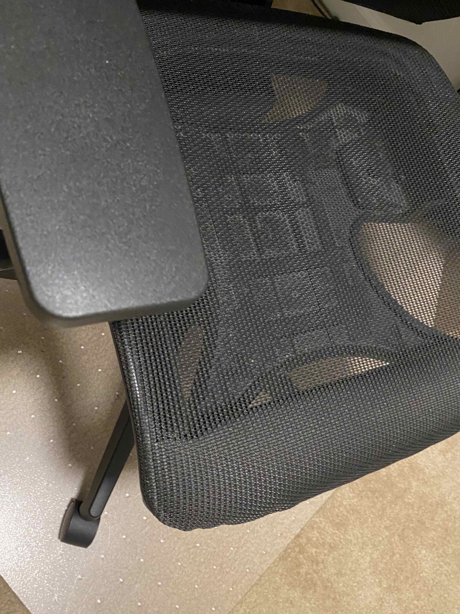 Ergonomic-task-chair-close